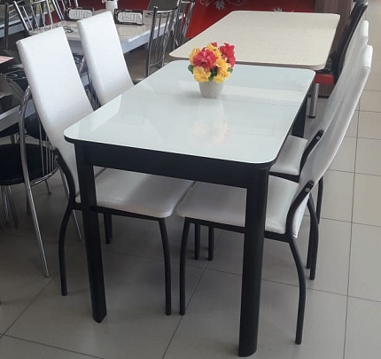 Стол обеденный «Дубай 1 стекло" (Стекло белое, МДФ+планка черная) опора черный, металл краш.